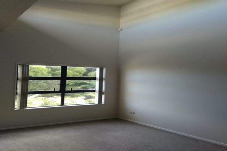 Photo of property in 21 Zara Court, Windsor Park, Auckland, 0632