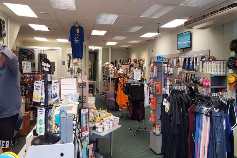 Photo of property in 154 Main Street, Upper Hutt Central, Upper Hutt, 5018