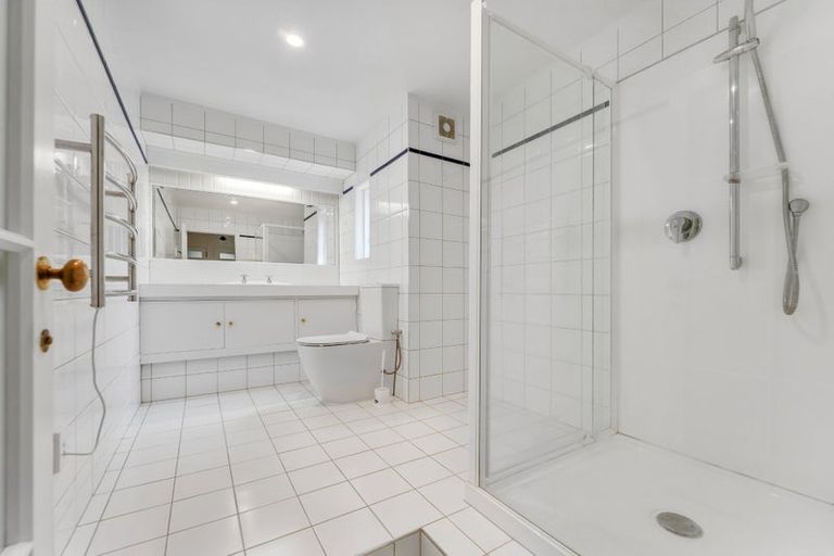 Photo of property in 29 Queens Parade, Devonport, Auckland, 0624