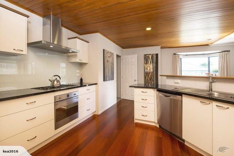 Photo of property in 13 Athenry Place, Dannemora, Auckland, 2016