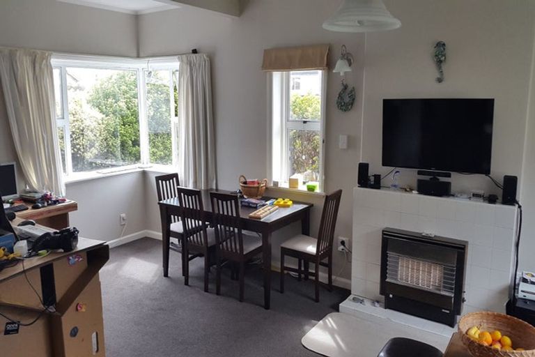 Photo of property in 28 The Quadrant, Miramar, Wellington, 6022