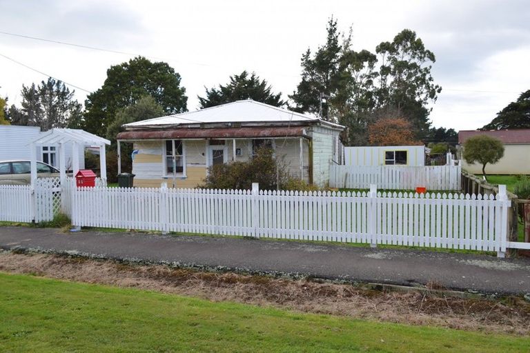 Photo of property in 17 High Street, Eketahuna, 4900