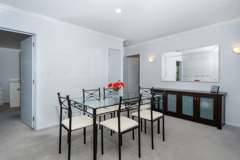 Photo of property in 15 Ferntree Terrace, West Harbour, Auckland, 0618