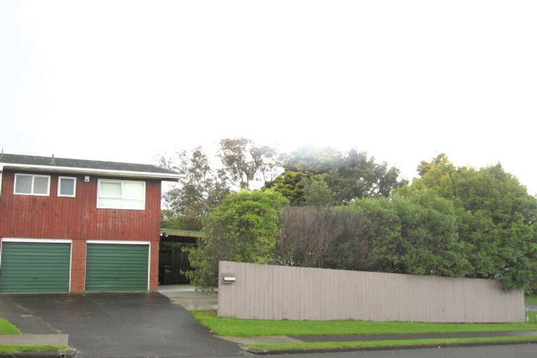 Photo of property in 2 Haseler Crescent, Howick, Auckland, 2014