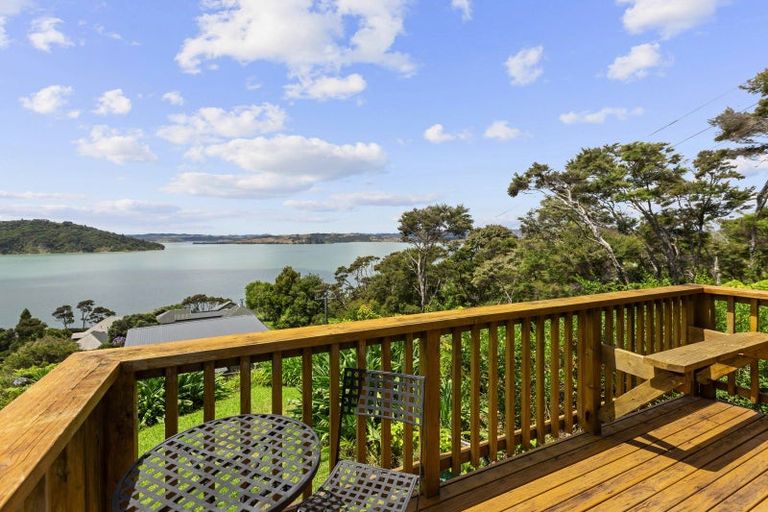 Photo of property in 92 Greenslade Road, Raglan, 3295