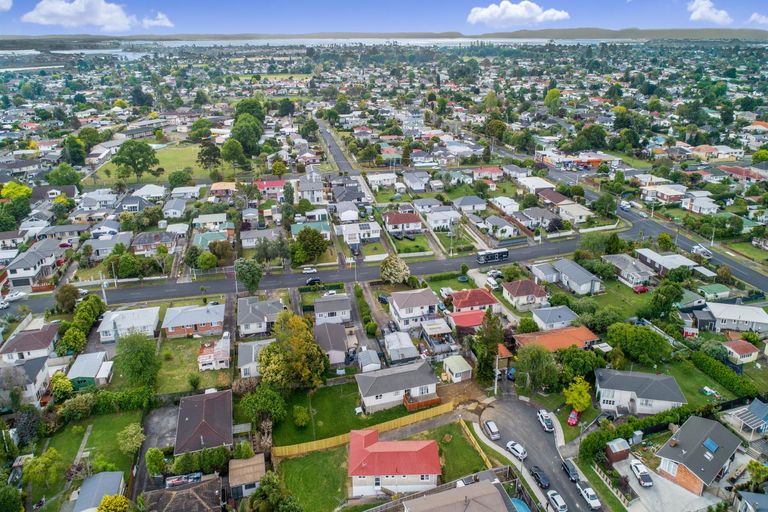 Photo of property in 10 Olive Street, Manurewa, Auckland, 2102