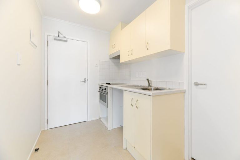 Photo of property in 11e/30 Westward Ho, Glen Eden, Auckland, 0602