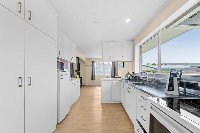 Photo of property in 13 Uenuku Place, Waitara, 4320