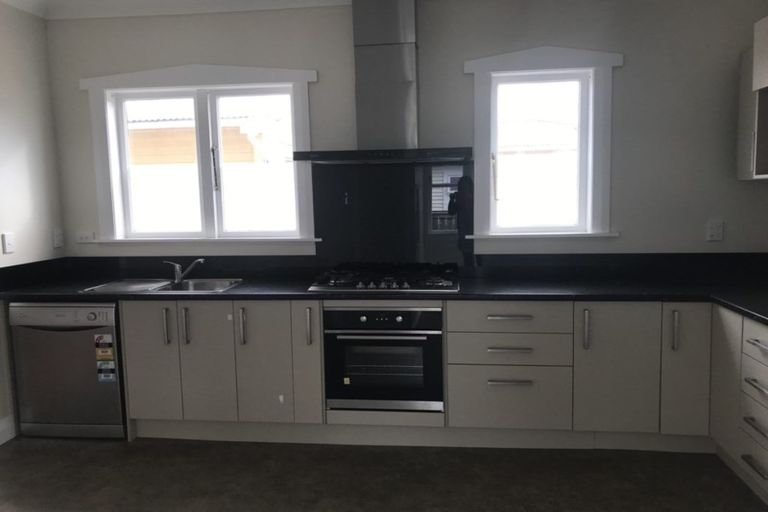 Photo of property in 69 Rotherham Terrace, Miramar, Wellington, 6022