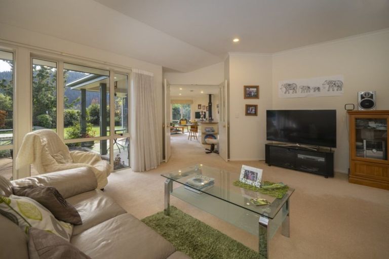 Photo of property in 17 Whiting Drive, Wakefield, 7025