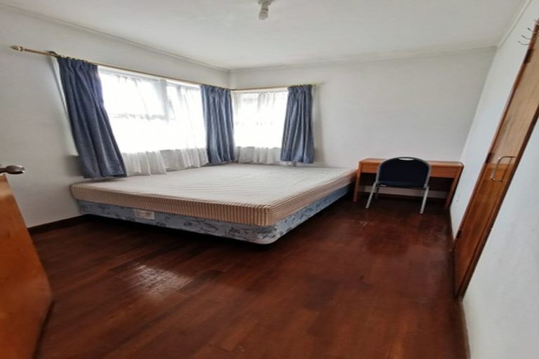 Photo of property in 80 View Road, Henderson, Auckland, 0612