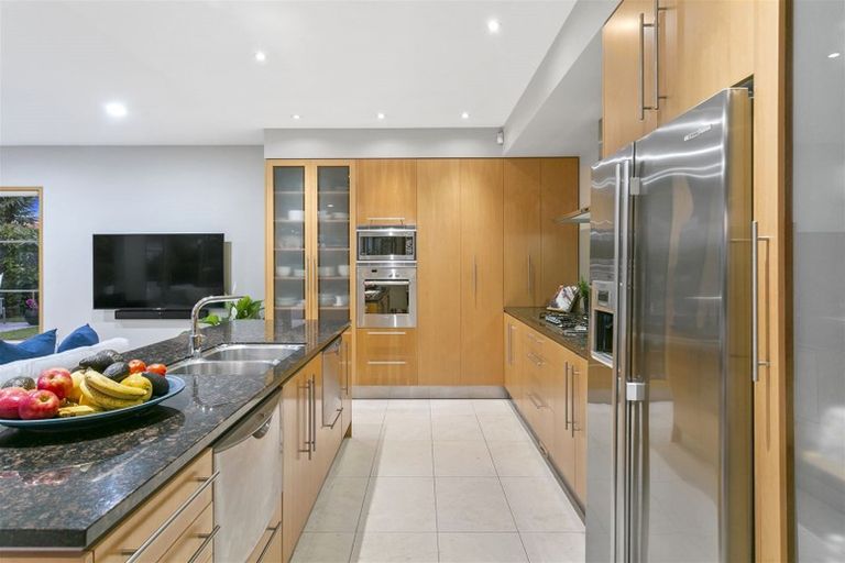 Photo of property in 4a Saltburn Road, Milford, Auckland, 0620