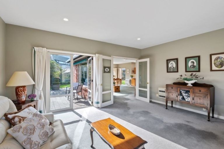 Photo of property in 11 Parkham Drive, Burnside, Christchurch, 8053