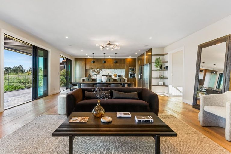 Photo of property in 236 Vipond Road, Stanmore Bay, Whangaparaoa, 0932