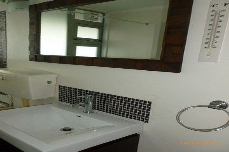 Photo of property in Mccallister Heights, 7/381 Adelaide Road, Newtown, Wellington, 6021