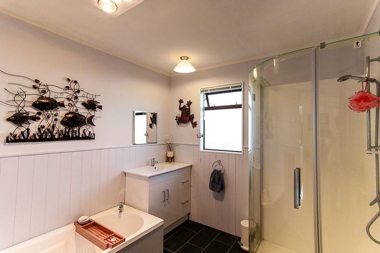 Photo of property in 8b Te Awa Street, Foxton Beach, Foxton, 4815