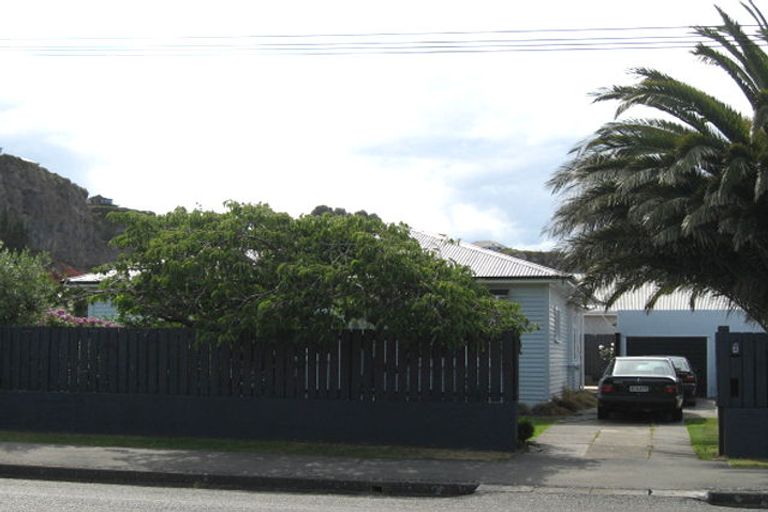 Photo of property in 2 Taupata Street, Redcliffs, Christchurch, 8081