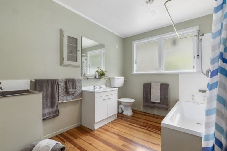 Photo of property in 1/30 London Road, Korokoro, Lower Hutt, 5012