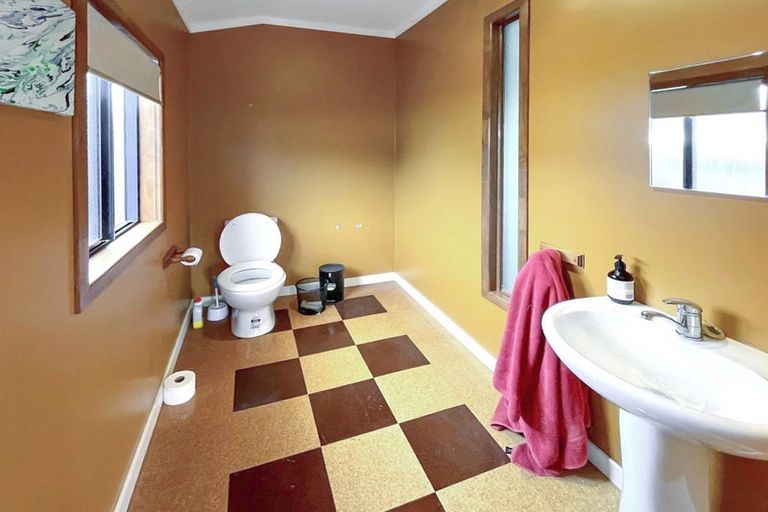 Photo of property in 20 Ngaio Street, Strandon, New Plymouth, 4312