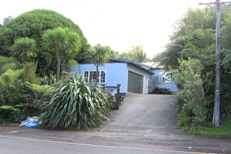Photo of property in 139 Woodlands Park Road, Titirangi, Auckland, 0604