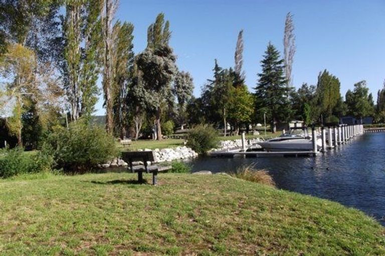 Photo of property in 30 Irwin Place, Kinloch, Taupo, 3377