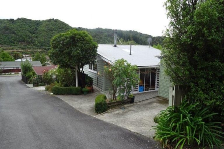 Photo of property in 27b Milton Terrace, Picton, 7220