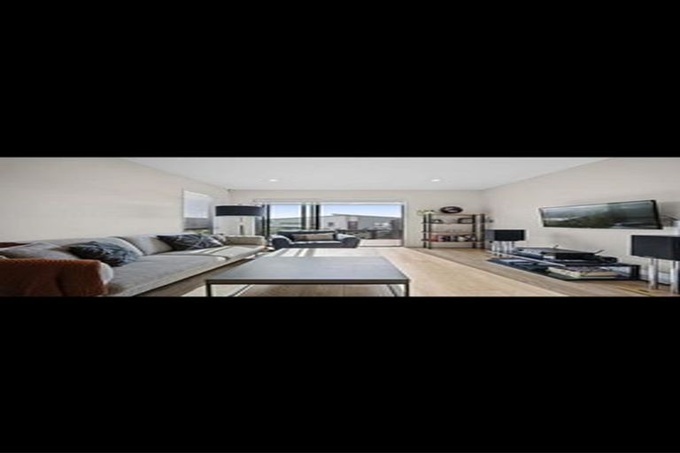 Photo of property in 36 Parahau Road, Papakura, 2110