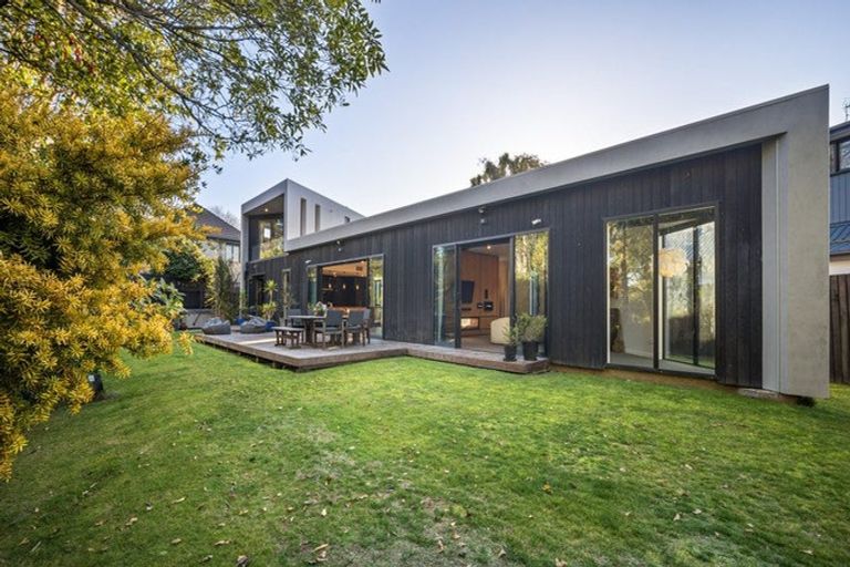 Photo of property in 11 Girvan Street, Fendalton, Christchurch, 8041
