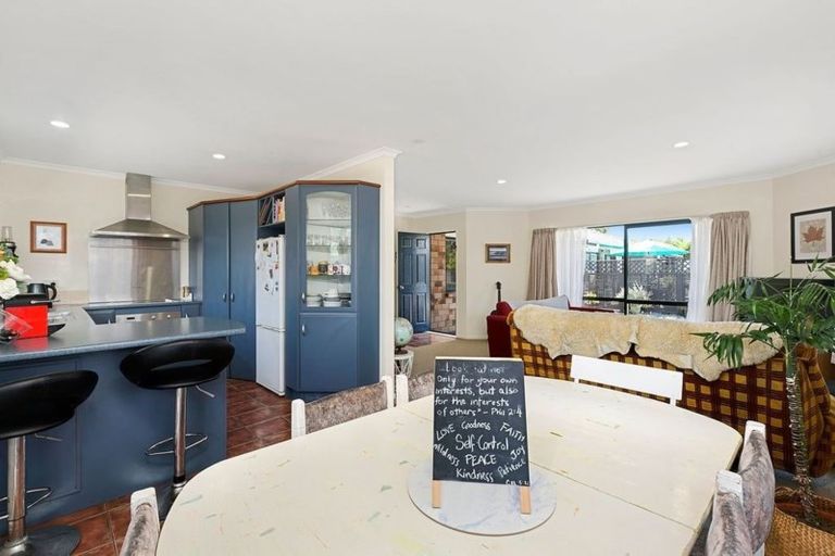 Photo of property in 10 Lamia Grove, Papamoa Beach, Papamoa, 3118