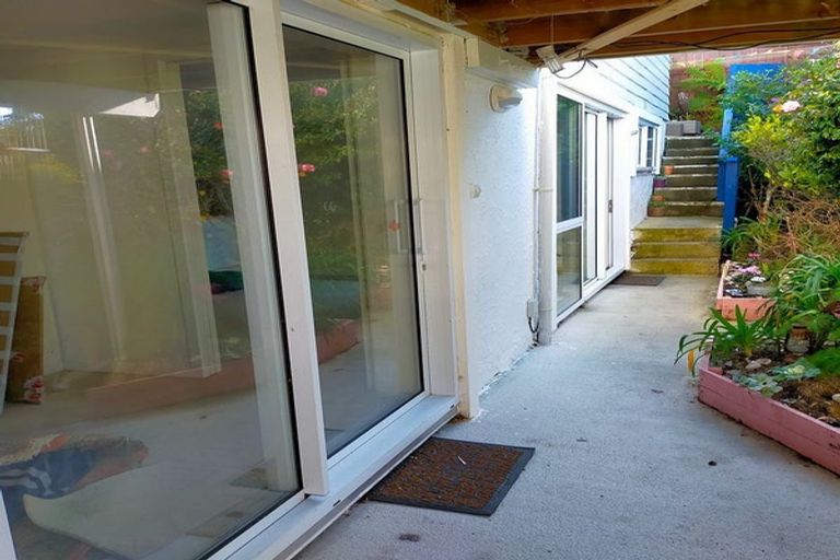 Photo of property in 29 Kingston Heights Road, Kingston, Wellington, 6021