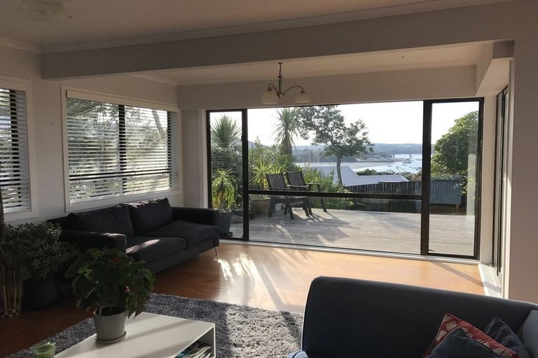 Photo of property in 33 Dakota Avenue, Beach Haven, Auckland, 0626