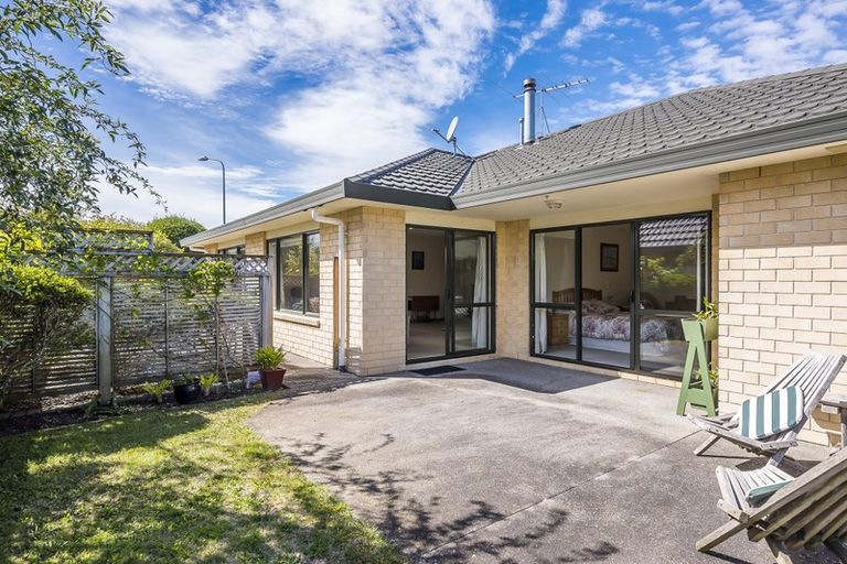 Photo of property in 10 Aburoc Place, Paraparaumu Beach, Paraparaumu, 5032