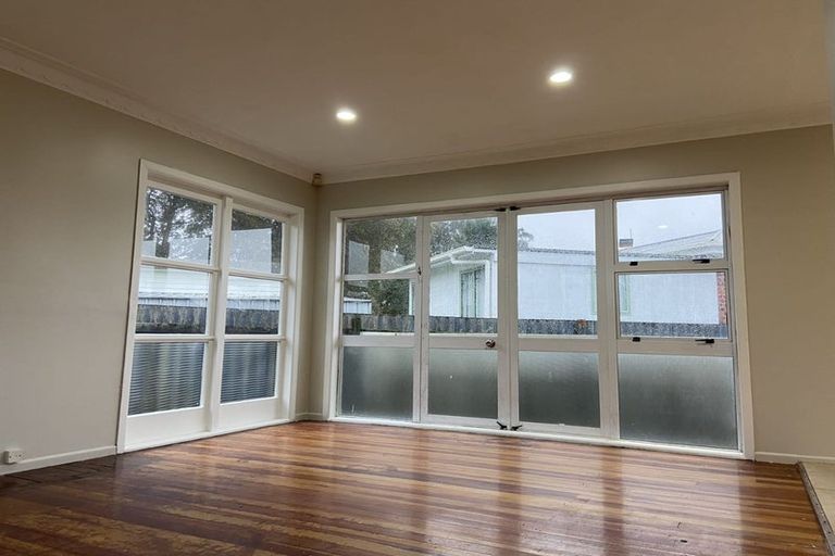 Photo of property in 12 Malcolm Place, Mangere East, Auckland, 2024
