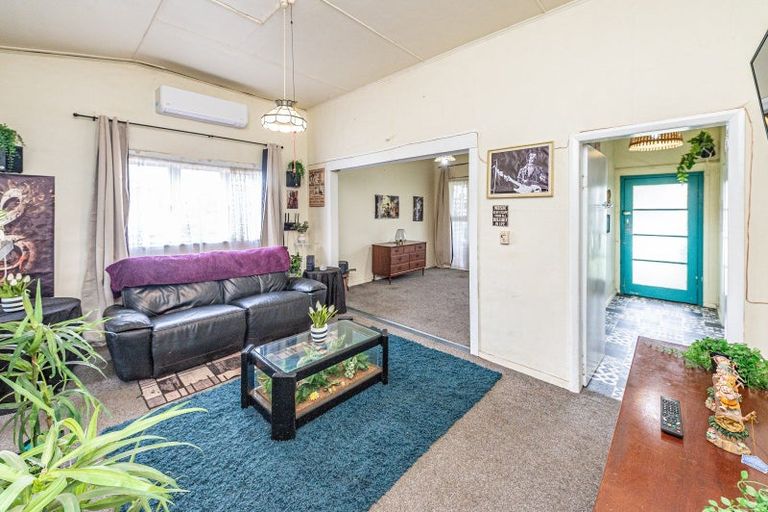 Photo of property in 17 Gloag Street, Waverley, 4510