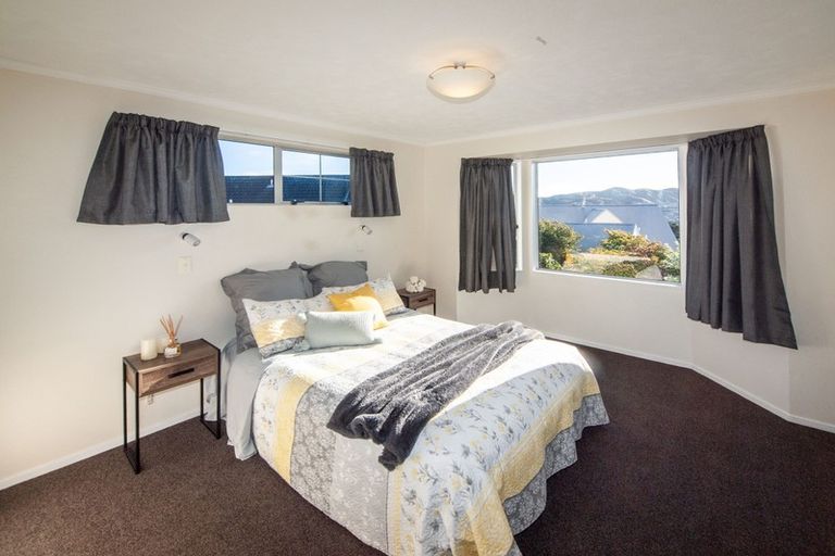 Photo of property in 5 Montserrat Place, Grenada Village, Wellington, 6037