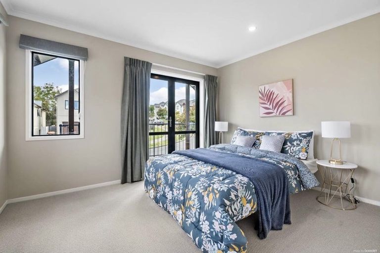 Photo of property in 13 Sonoma Crescent, Oteha, Auckland, 0632