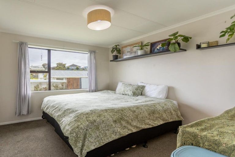 Photo of property in 4 Ward Place, Marfell, New Plymouth, 4310