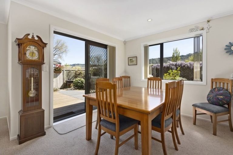 Photo of property in 3b Oxford Crescent, Ebdentown, Upper Hutt, 5018