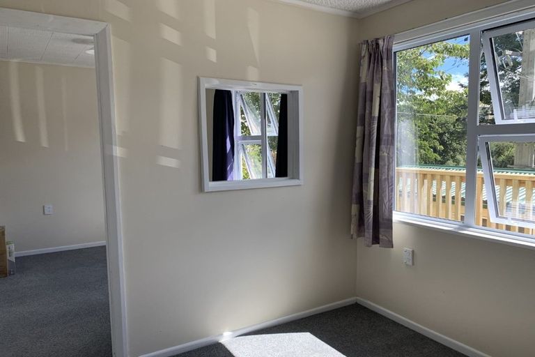 Photo of property in 14 Manor Drive, Stokes Valley, Lower Hutt, 5019