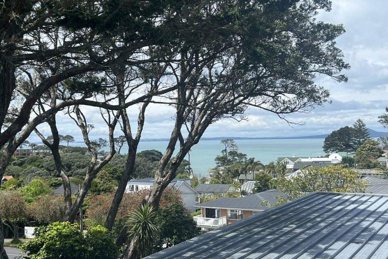 Photo of property in 2/8 Rewi Street, Torbay, Auckland, 0630
