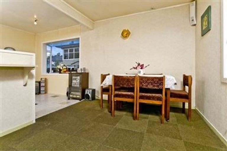 Photo of property in 44 Trinidad Road, Sunnynook, Auckland, 0620