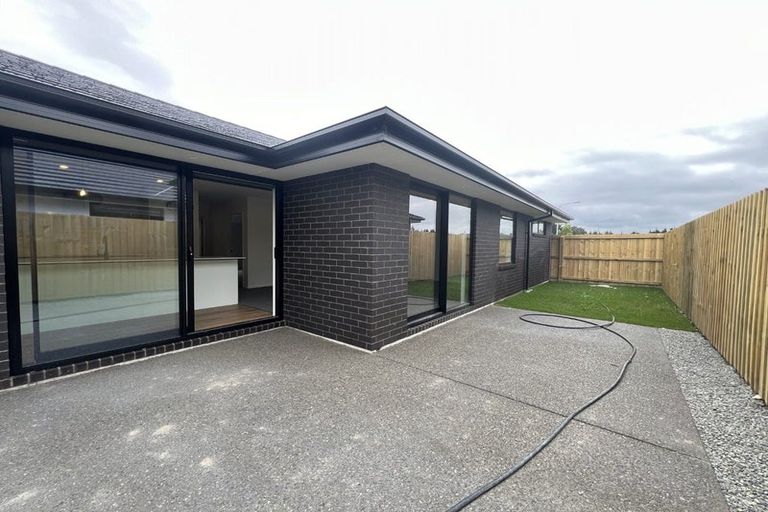 Photo of property in 25 Bill Hammond Drive, Belfast, 8051