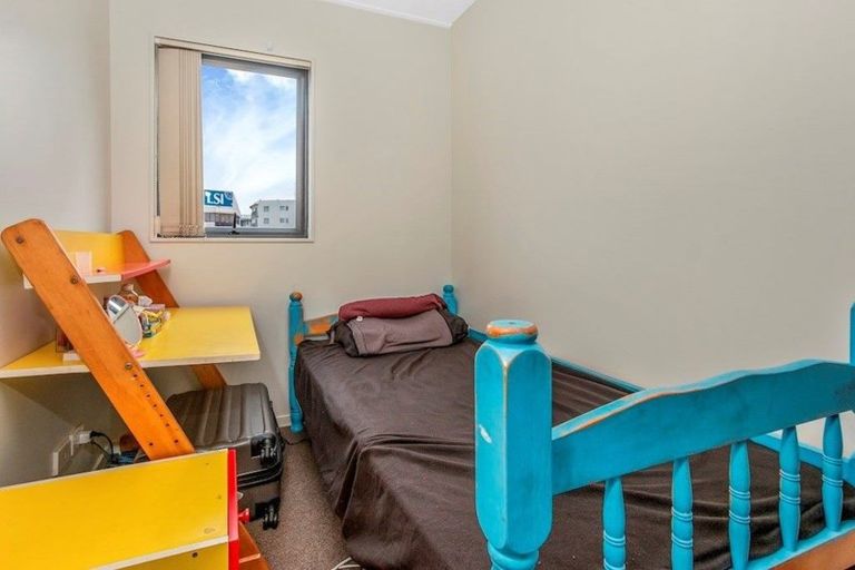 Photo of property in Heritage Tower Apartments, 517/22 Nelson Street, Auckland Central, Auckland, 1010