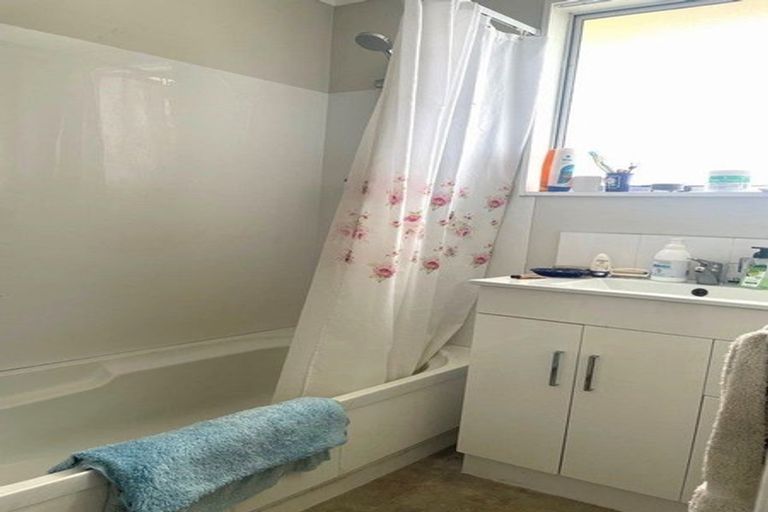 Photo of property in 6a Karyn Street, Castlecliff, Whanganui, 4501