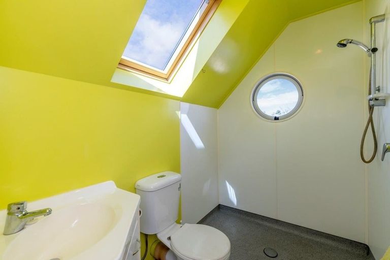 Photo of property in 17 Hughes Street, Waikanae Beach, Waikanae, 5036