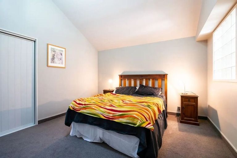 Photo of property in 10/2 Manor Place, Dunedin Central, Dunedin, 9016