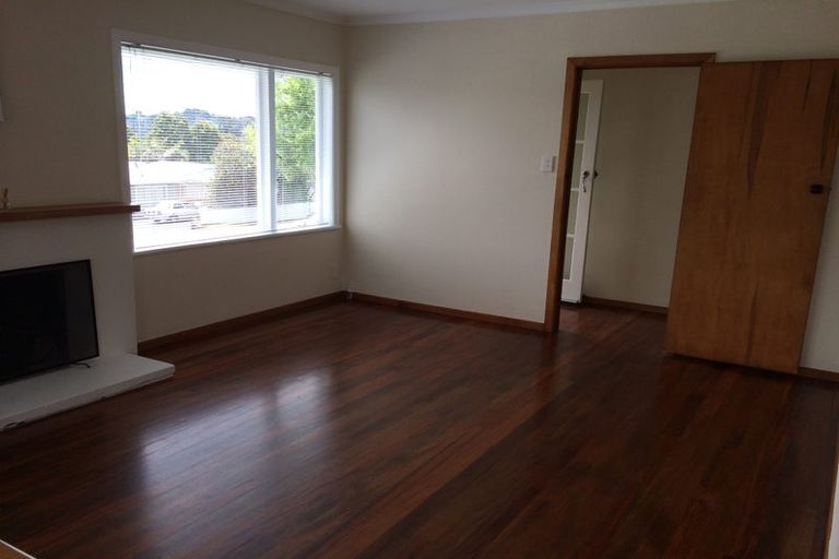 Photo of property in 1/13 Elliott Avenue, Bayview, Auckland, 0629