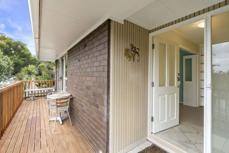 Photo of property in 31 Calman Place, Chatswood, Auckland, 0626