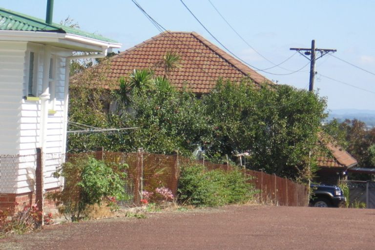 Photo of property in 35a Balmain Road, Birkenhead, Auckland, 0626