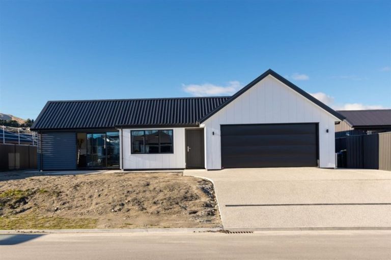 Photo of property in 8 Cumberland Road, Lower Shotover, Queenstown, 9304